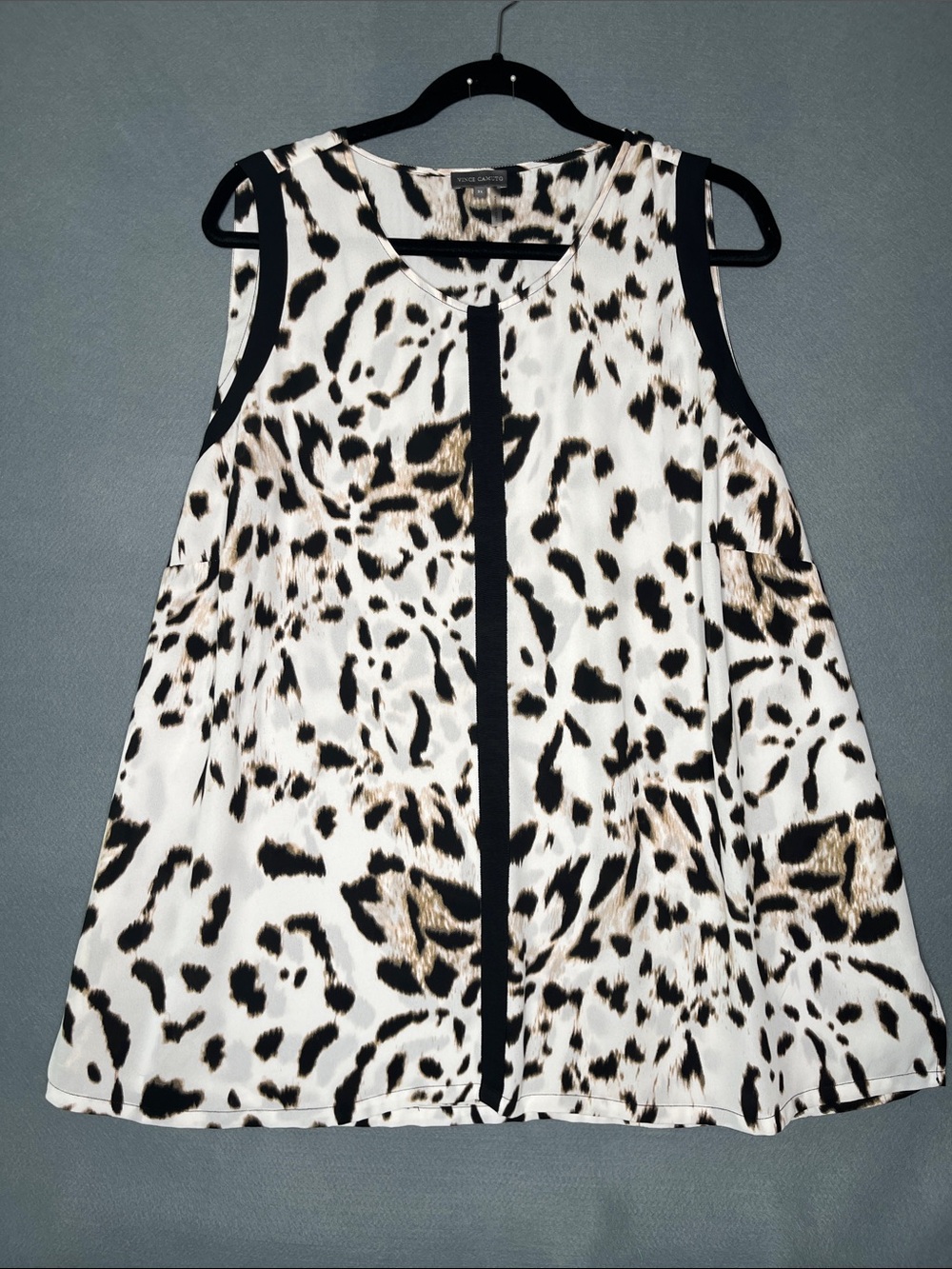 Vince Camuto Leopard Print Sleeveless V-Neck blouse. Women’s sz 3x